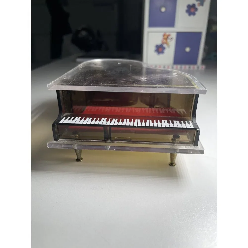 PIANO MUSIC BOX PLAYS YOU LIGHT UP MY LIFE WORKING‎